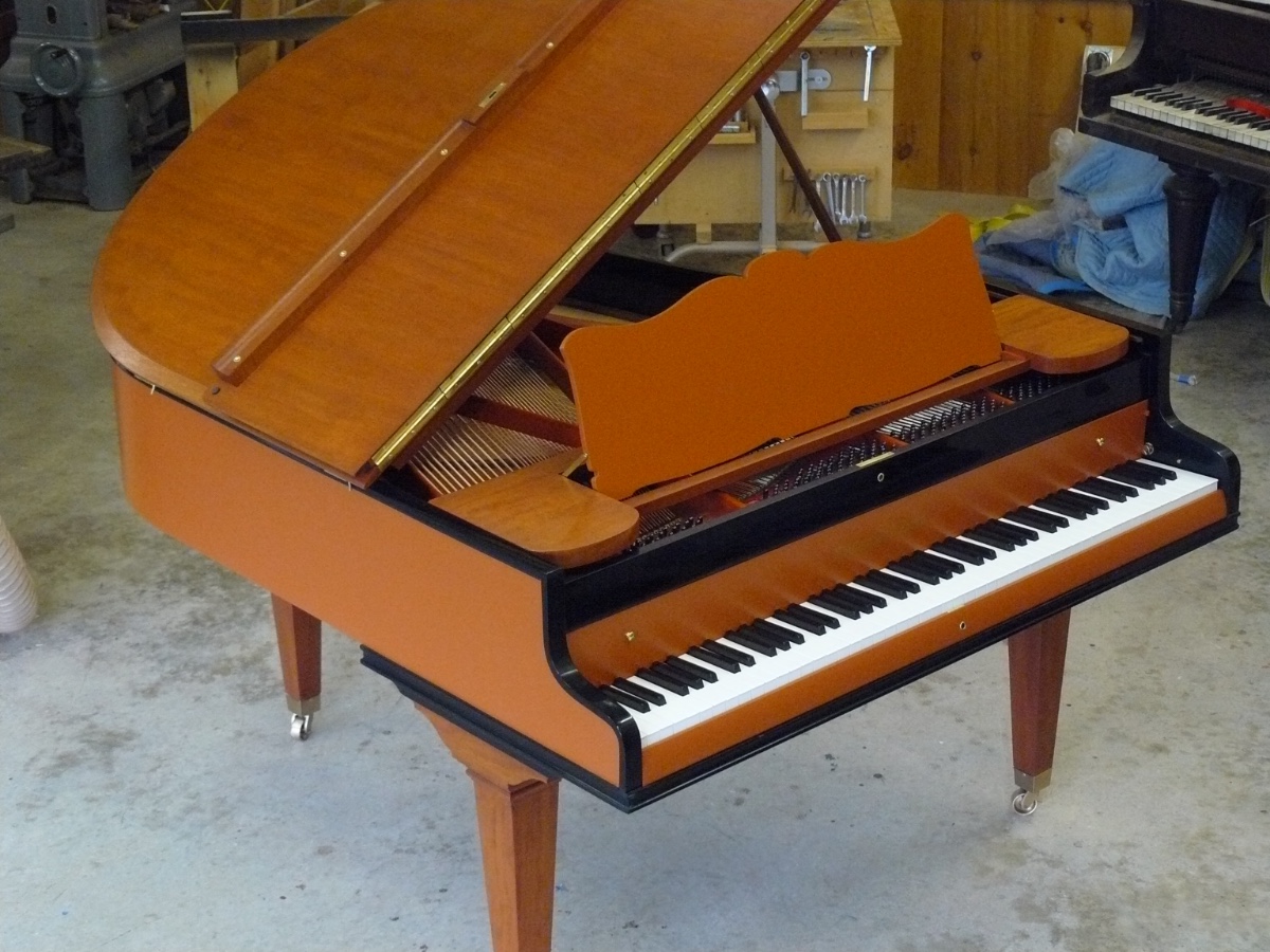 Chickering 122 Quarter Grand, keyboard and bass side